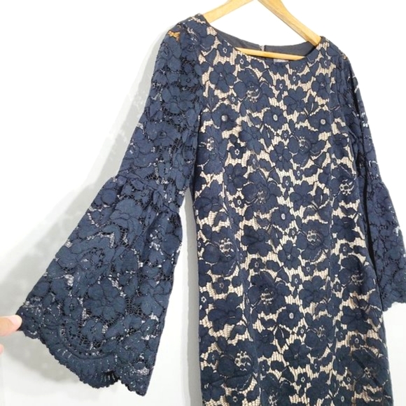 Vince Camuto Lace Shift Dress Bell Sleeves Semi Formal Scoop Neckline Womens 8 - Picture 2 of 12